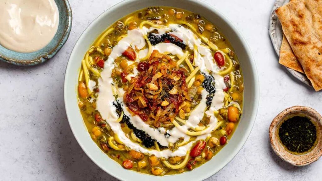 طرز تهیه آش رشته